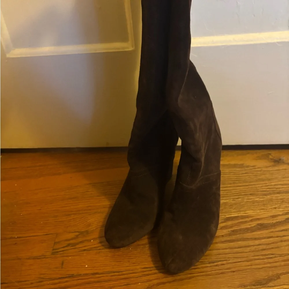 House of Harlow Brown Suede Knee-High Boots - Picture 2 of 3